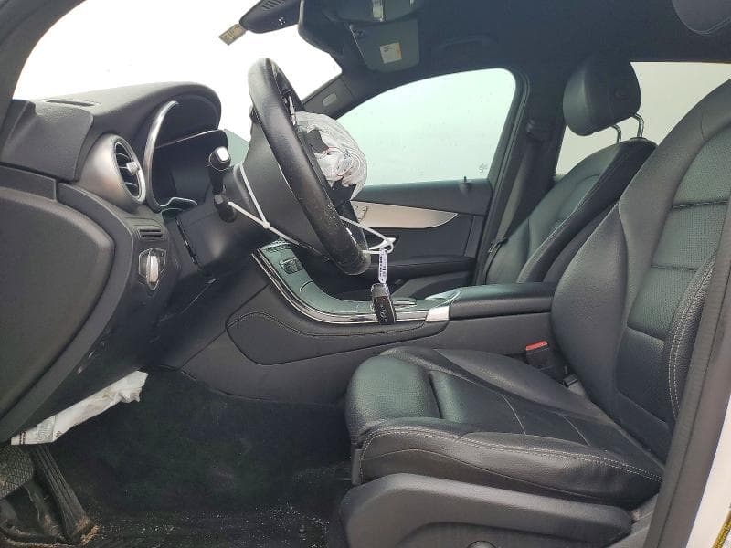 2020 MERCEDES-BENZ GLC 300 7