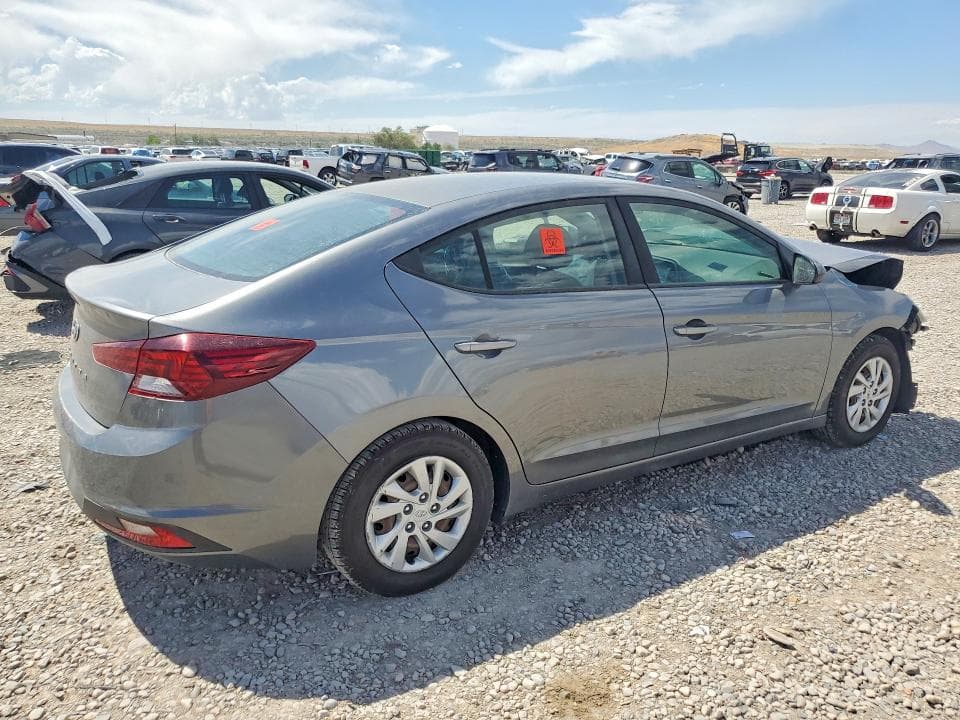 2019 HYUNDAI ELANTRA SE 3