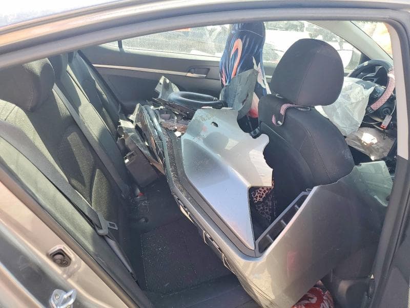 2019 HYUNDAI ELANTRA SE 10
