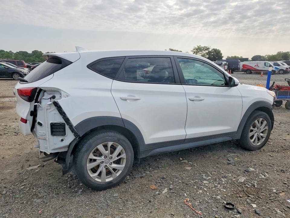 2021 HYUNDAI TUCSON SE 3