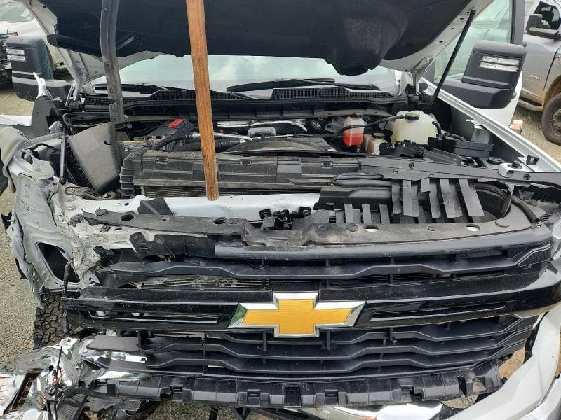 2025 CHEVROLET SILVERADO K3500 12