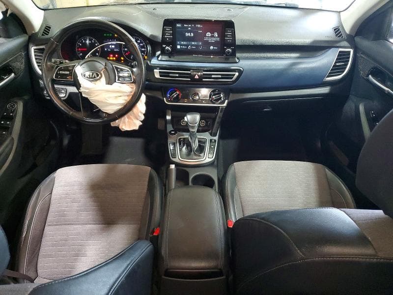 2021 KIA SELTOS S 8