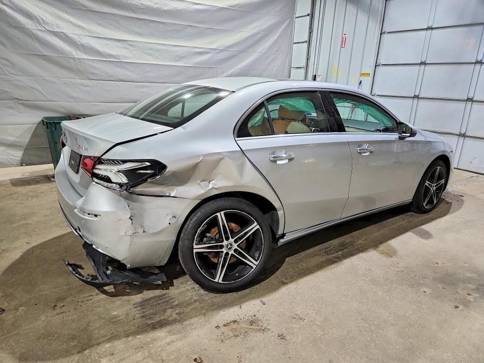 2020 MERCEDES-BENZ A 220 4MATIC 3