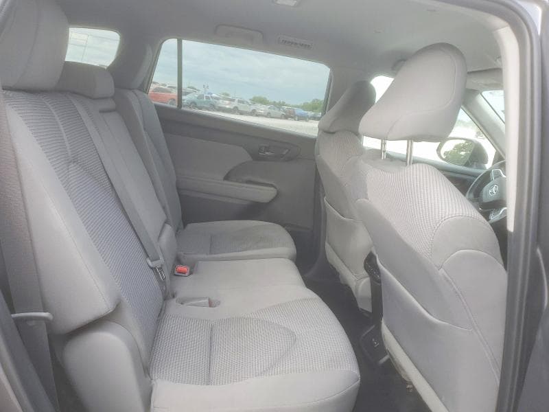 2022 TOYOTA HIGHLANDER LE 11