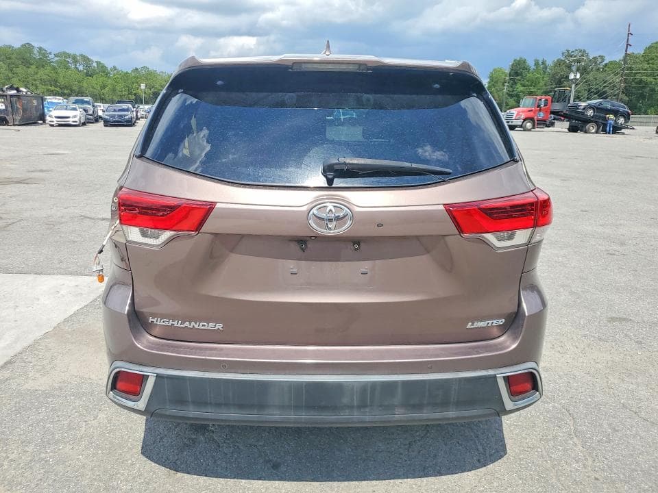 2018 TOYOTA HIGHLANDER LIMITED LIMITED 6