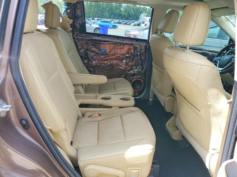2018 TOYOTA HIGHLANDER LIMITED LIMITED 10