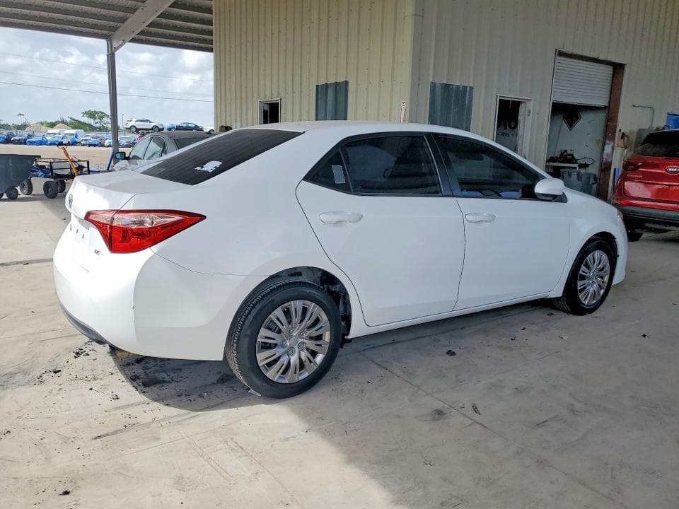2017 TOYOTA COROLLA LE 3