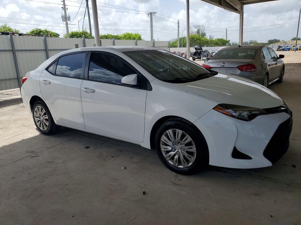 2017 TOYOTA COROLLA LE 4