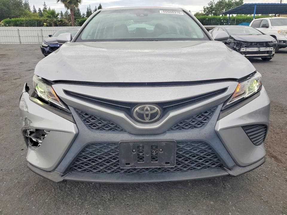 2018 TOYOTA CAMRY SE 5