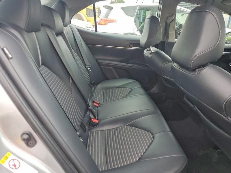 2018 TOYOTA CAMRY SE 10