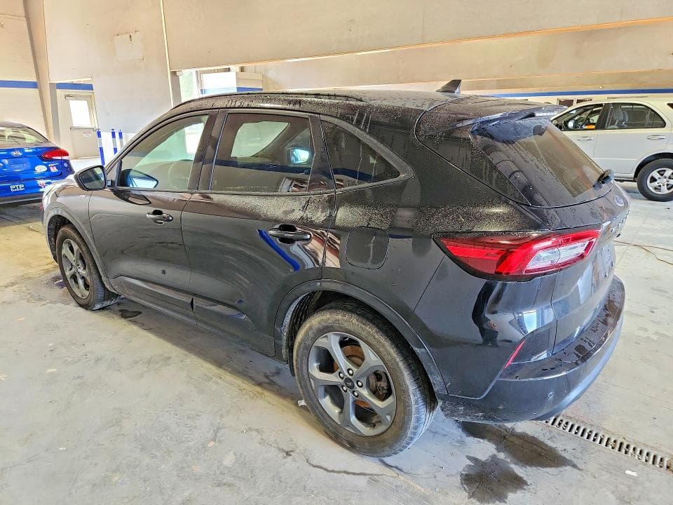 2023 FORD ESCAPE ST LINE 2