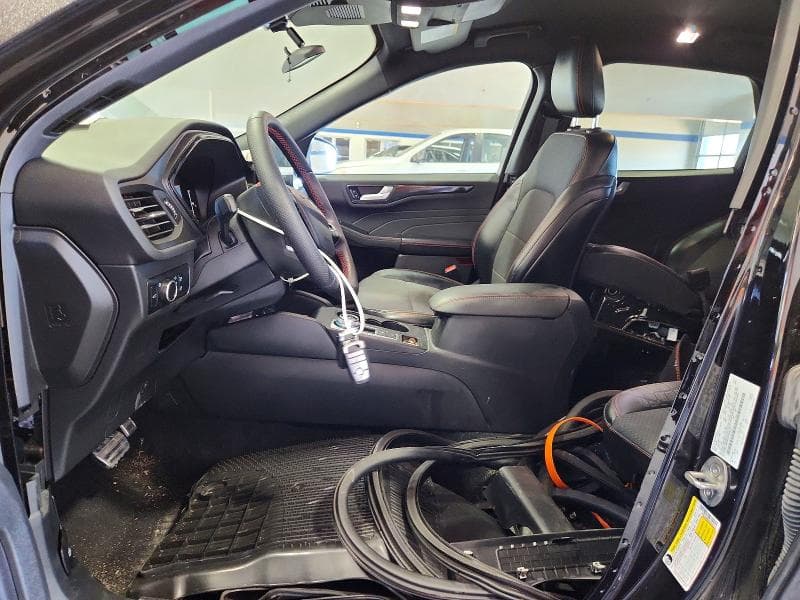 2023 FORD ESCAPE ST LINE 7