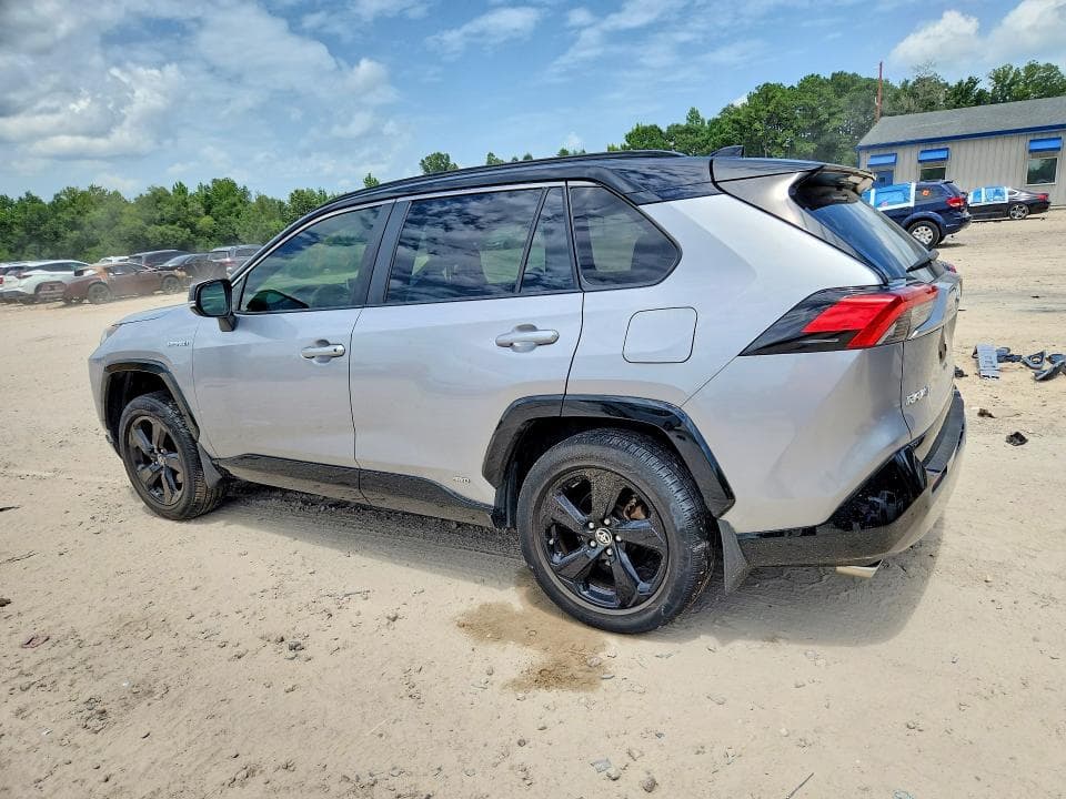 2020 TOYOTA RAV4 XSE 2