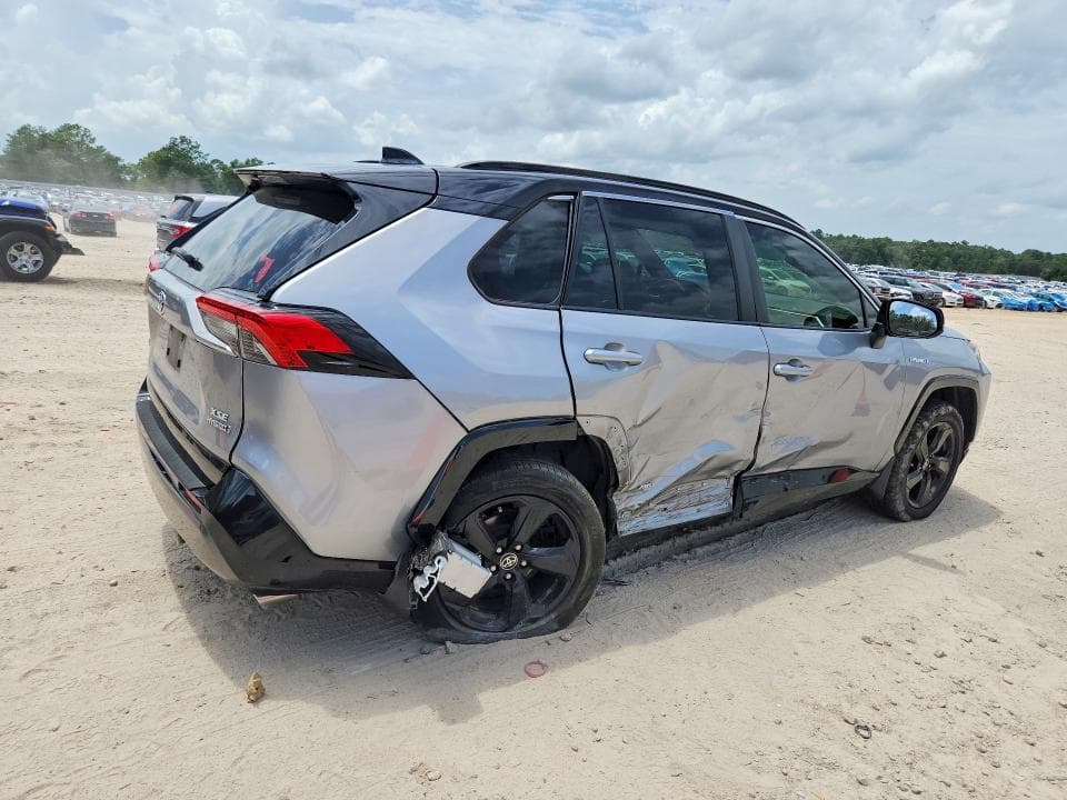 2020 TOYOTA RAV4 XSE 3