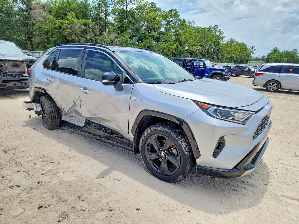 2020 TOYOTA RAV4 XSE 4