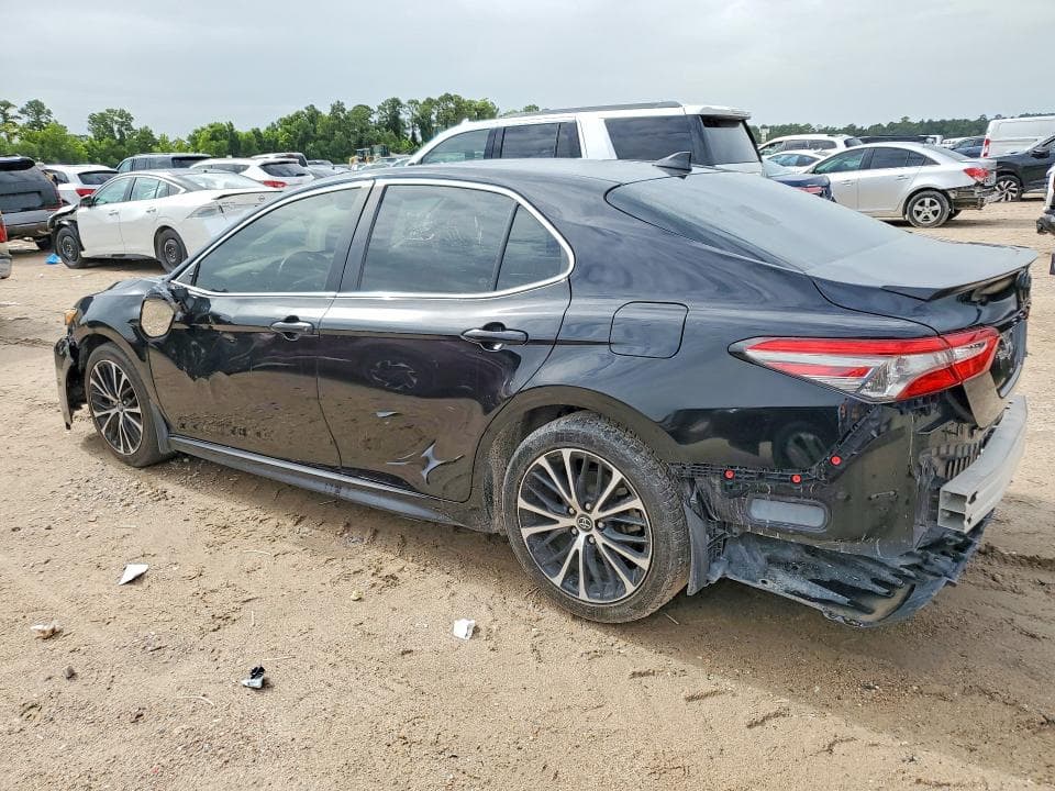 2019 TOYOTA CAMRY SE 2