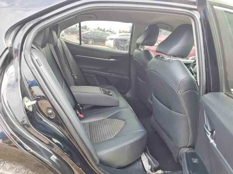 2019 TOYOTA CAMRY SE 10