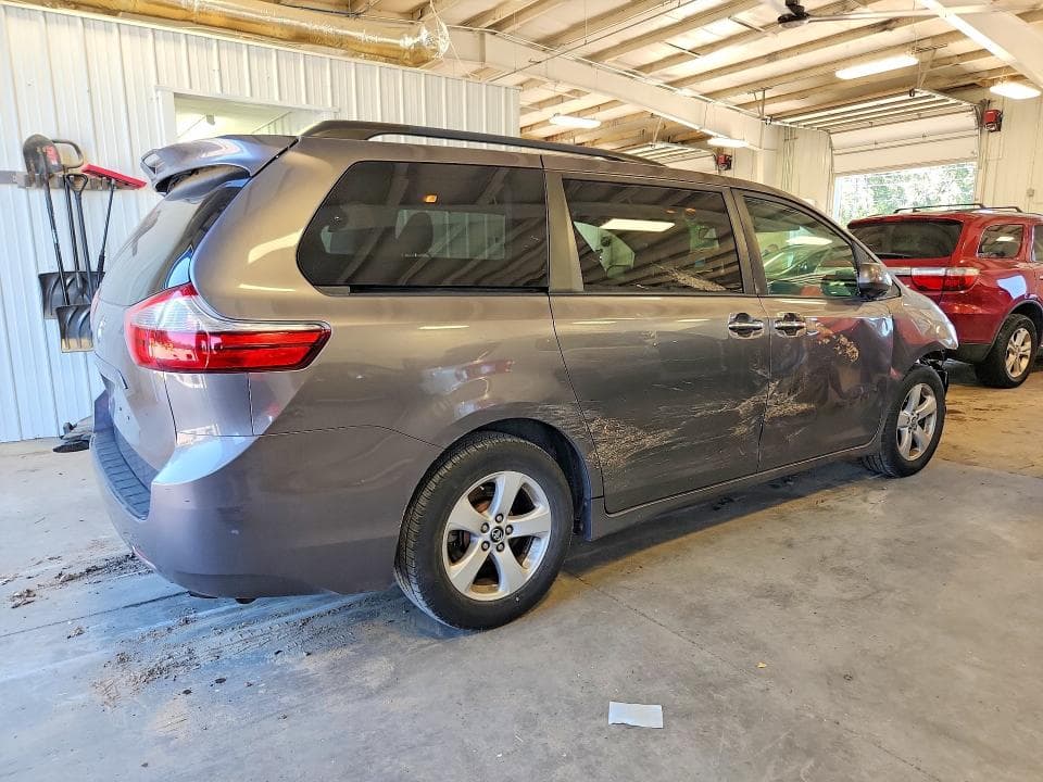 2020 TOYOTA SIENNA LE LE 3