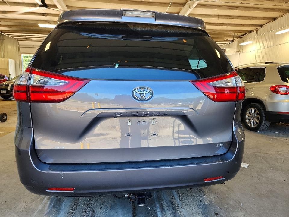 2020 TOYOTA SIENNA LE LE 6