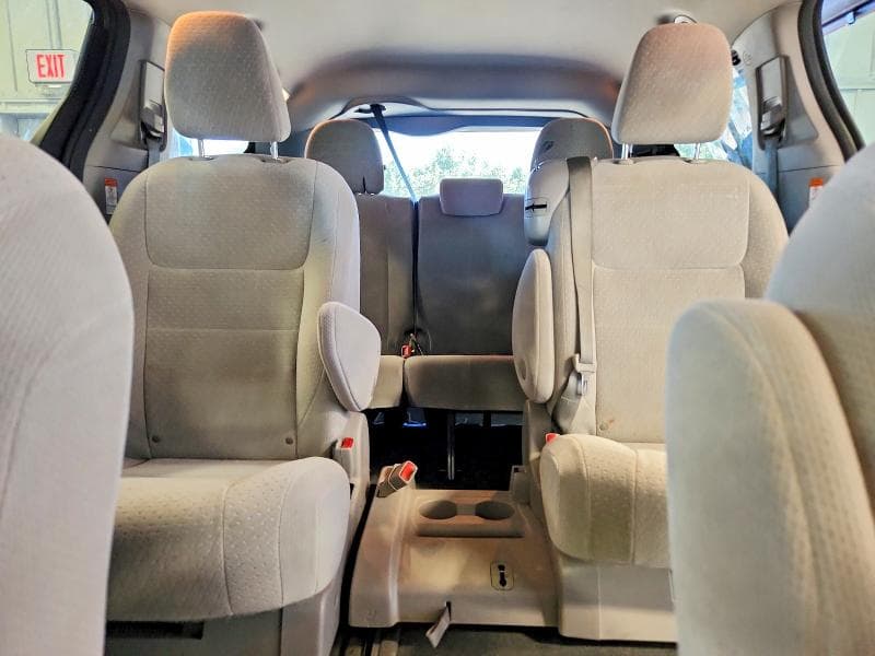 2020 TOYOTA SIENNA LE LE 10