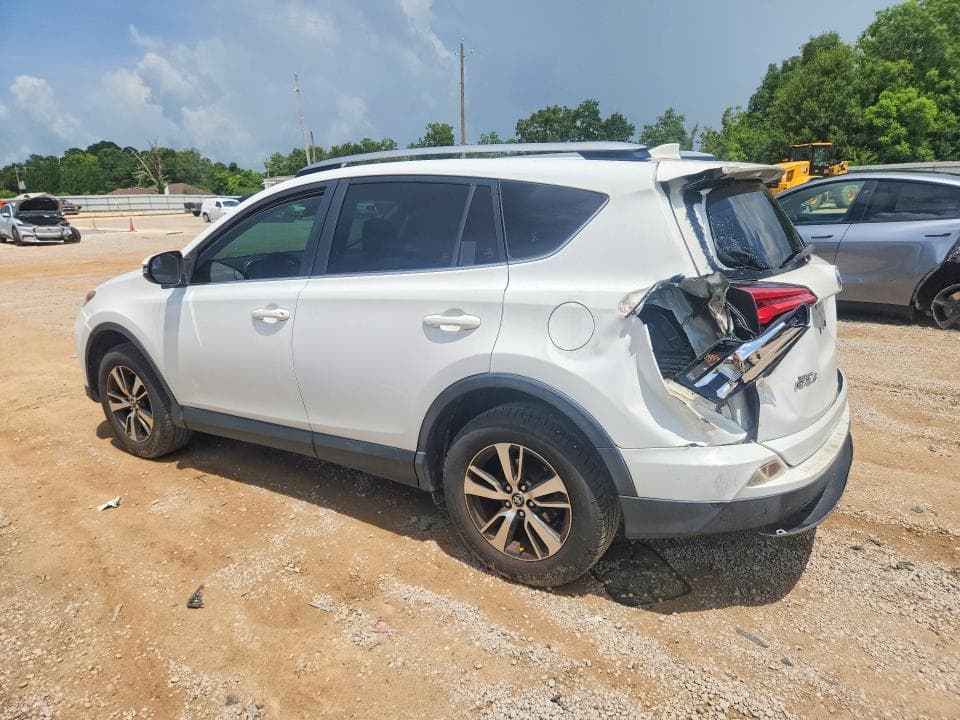 2017 TOYOTA RAV4 XLE 2