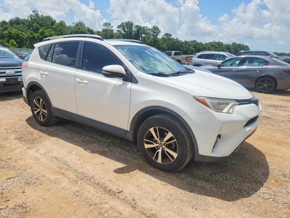 2017 TOYOTA RAV4 XLE 4