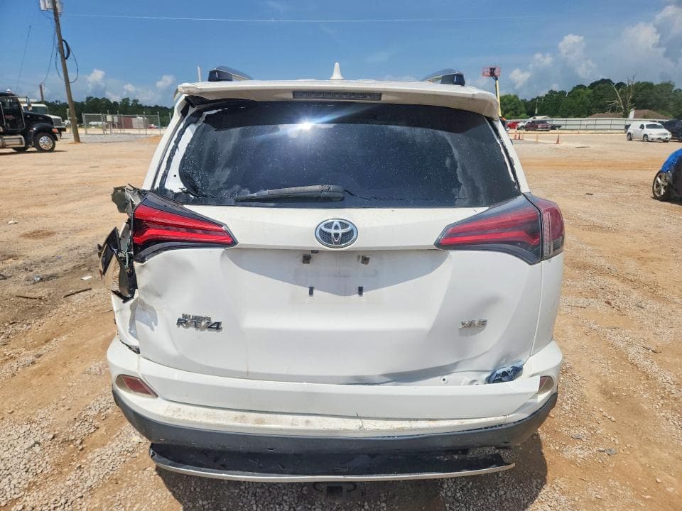 2017 TOYOTA RAV4 XLE 6