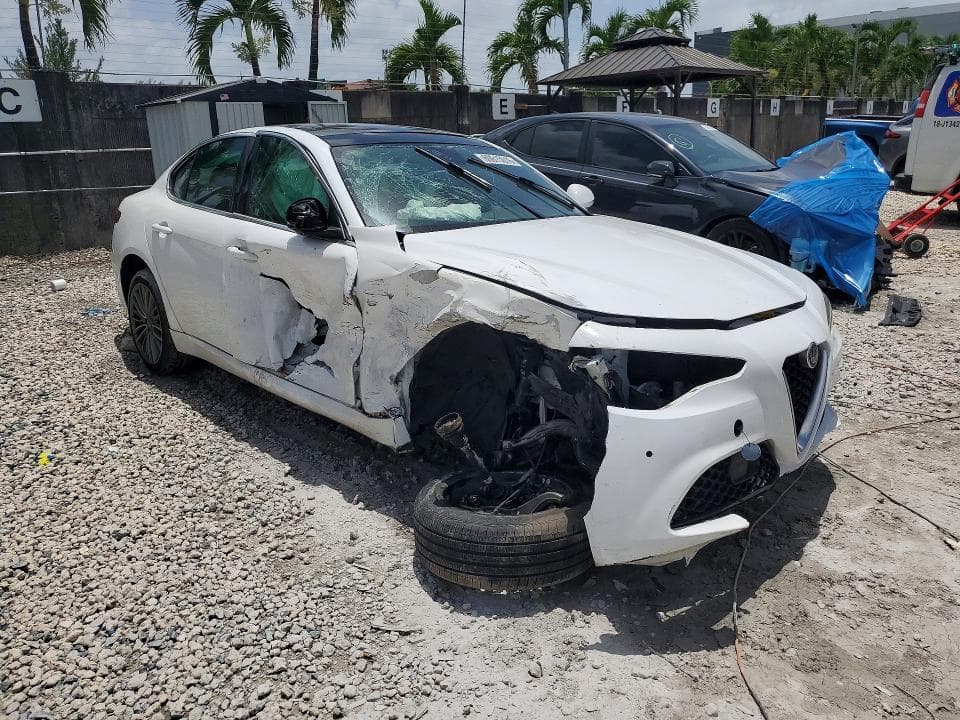 2020 ALFA ROMEO GIULIA TI 4