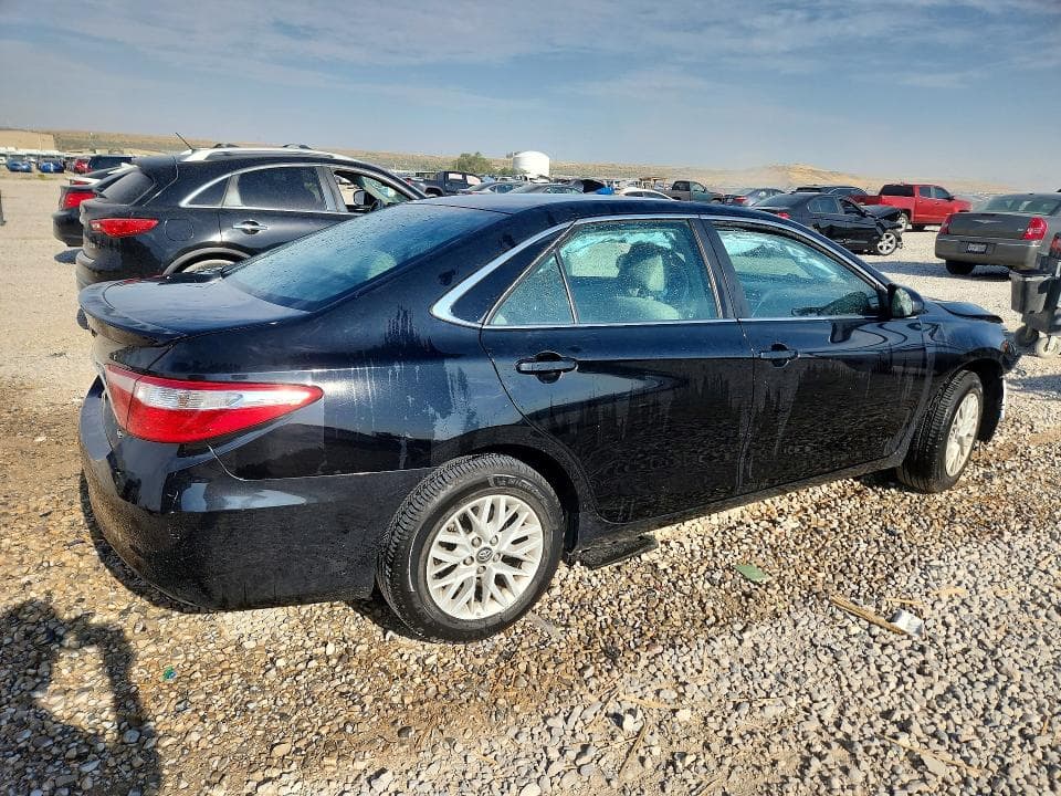2017 TOYOTA CAMRY LE 3