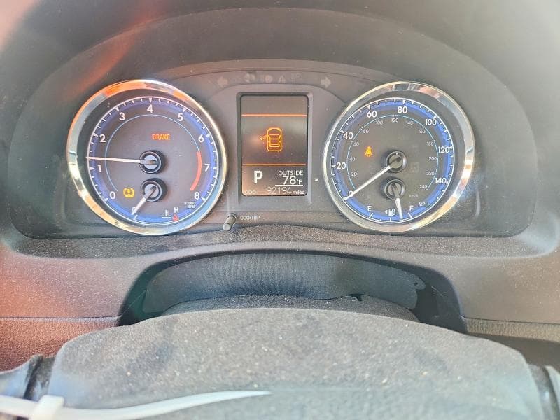 2017 TOYOTA COROLLA LE 9