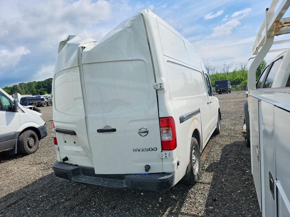2021 NISSAN NV 2500 HD S 3