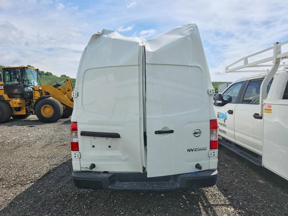 2021 NISSAN NV 2500 HD S 6