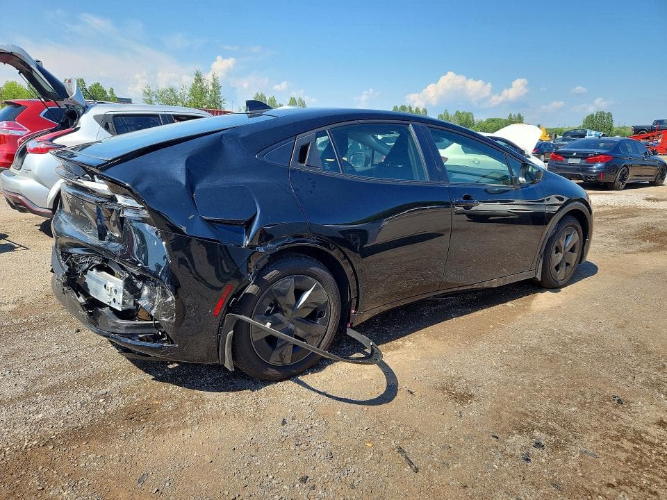 2026 TOYOTA PRIUS SE 3