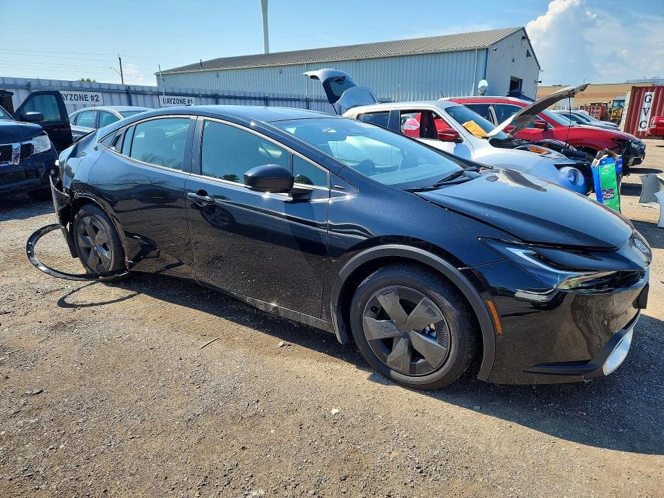2026 TOYOTA PRIUS SE 4