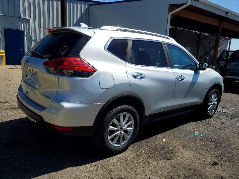 2017 NISSAN ROGUE SV 3