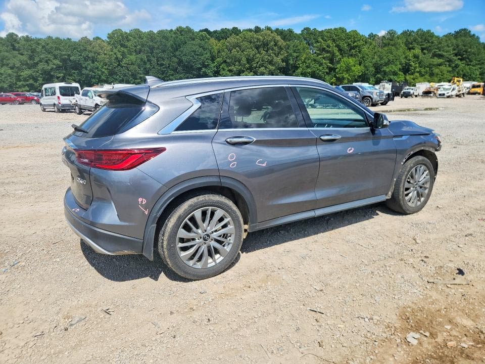 2023 INFINITI QX50 LUXE 3