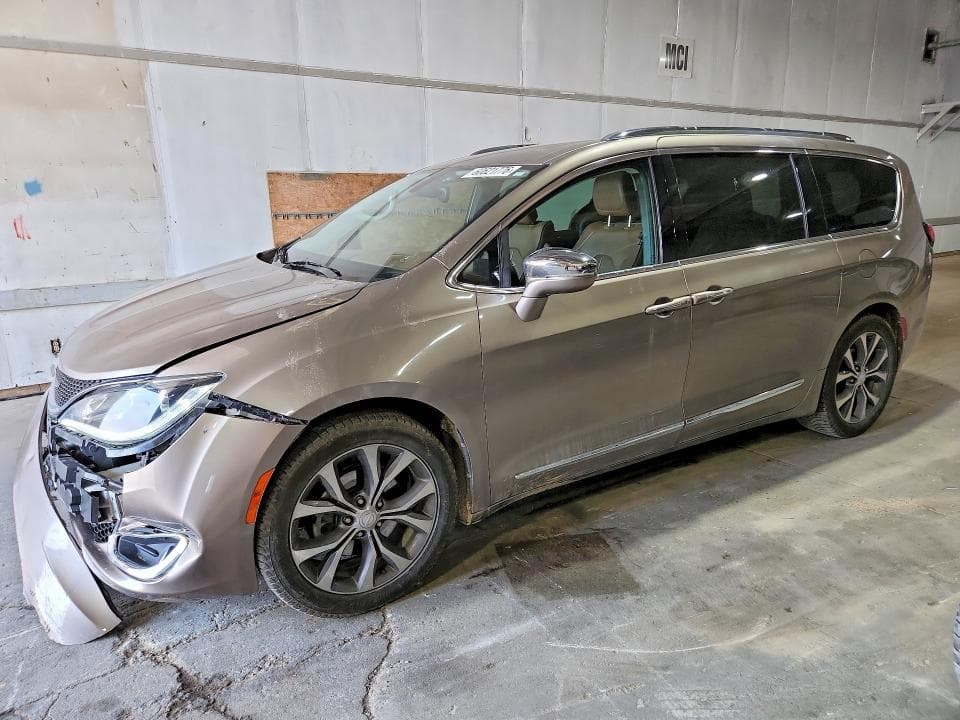 2017 CHRYSLER PACIFICA LIMITED 1