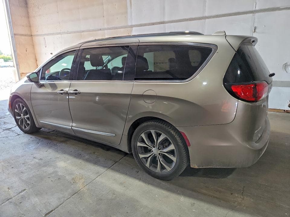 2017 CHRYSLER PACIFICA LIMITED 2