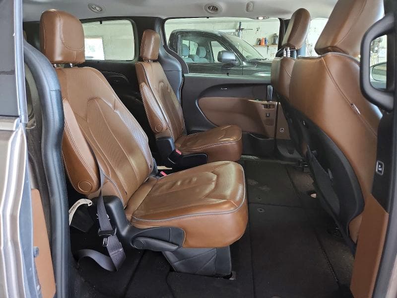 2017 CHRYSLER PACIFICA LIMITED 11