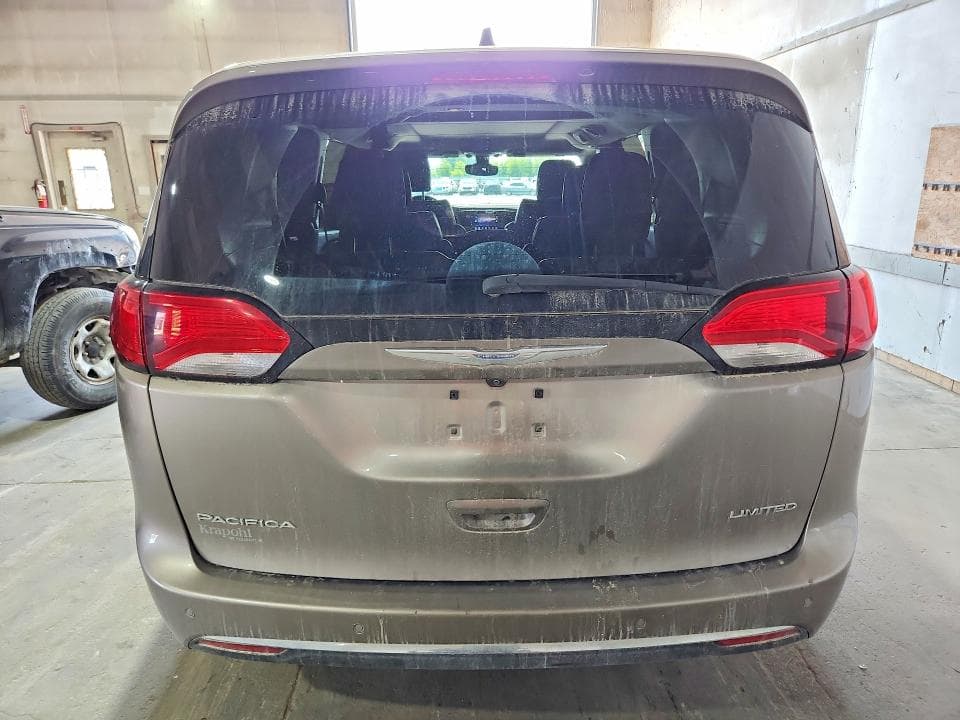 2017 CHRYSLER PACIFICA LIMITED 6