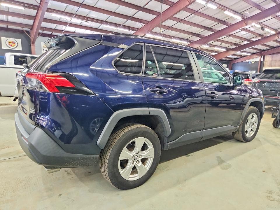 2020 TOYOTA RAV4 XLE XLE 3
