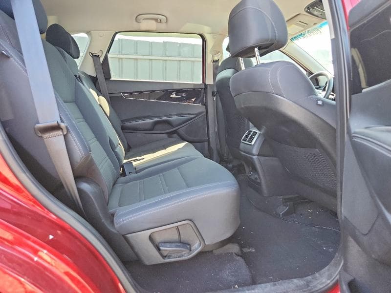 2017 KIA SORENTO LX 11
