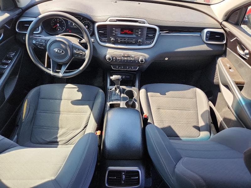 2017 KIA SORENTO LX 8