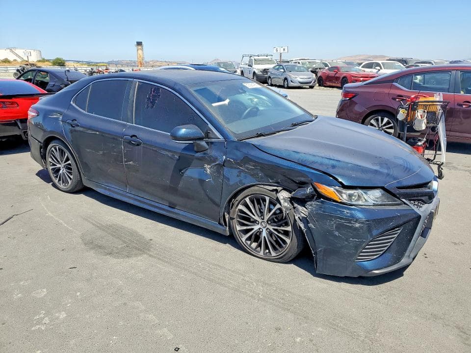 2019 TOYOTA CAMRY SE 4