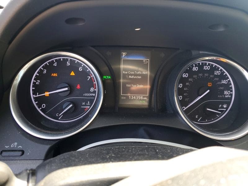 2019 TOYOTA CAMRY SE 9