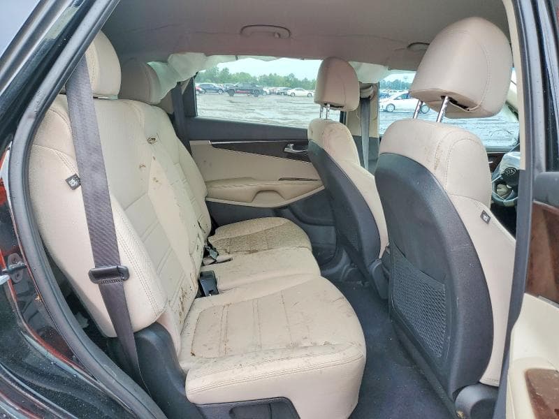 2017 KIA SORENTO LX V6 11