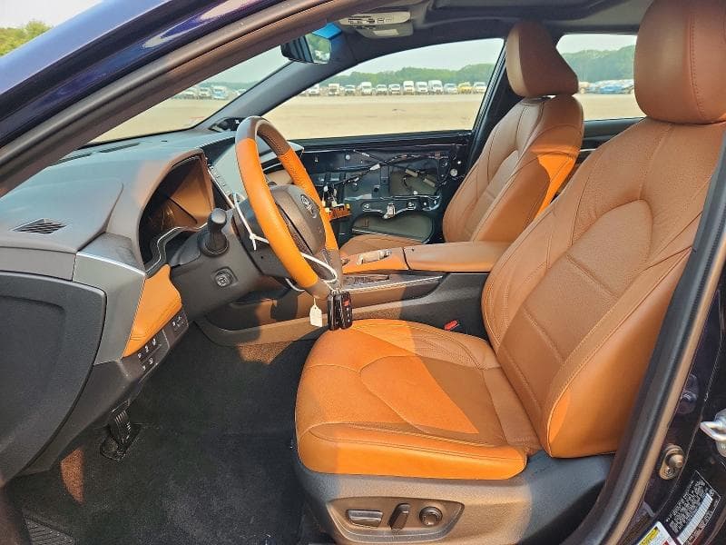 2022 TOYOTA AVALON LIMITED 7
