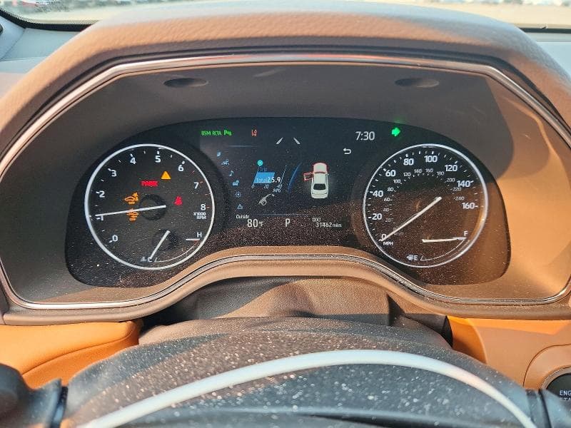 2022 TOYOTA AVALON LIMITED 9