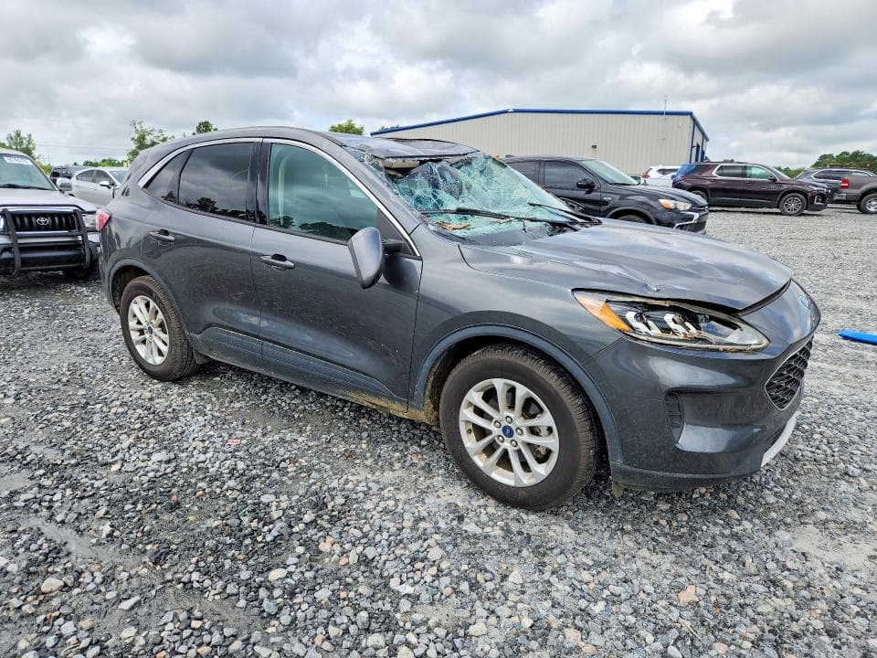 2020 FORD ESCAPE SE 4