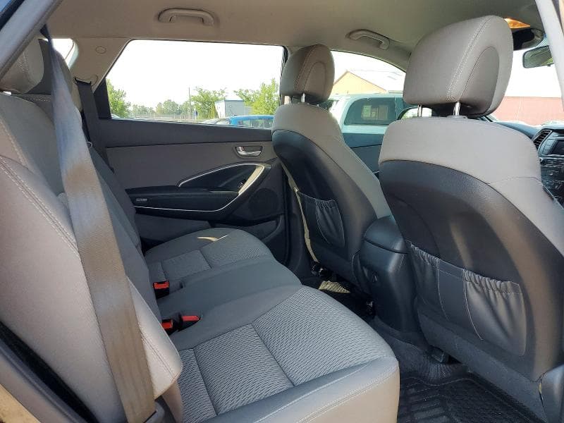 2018 HYUNDAI SANTA FE SE 11